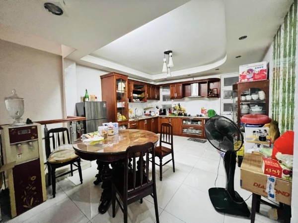 Bán nhà 5 tầng 100 m² tại Đường Trần Hưng Đạo, Phường Bến Thành, Quận 1, Hồ Chí Minh